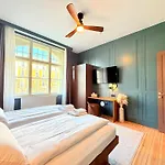 Amaroo - Boarding & Serviced 