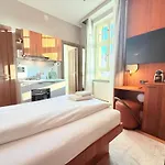 Amaroo - Boarding & Serviced 