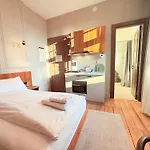 Amaroo - Boarding & Serviced 