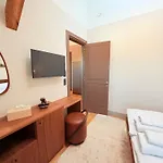 Amaroo - Boarding & Serviced 