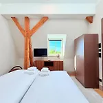 Aparthotel Amaroo - Boarding & Serviced 