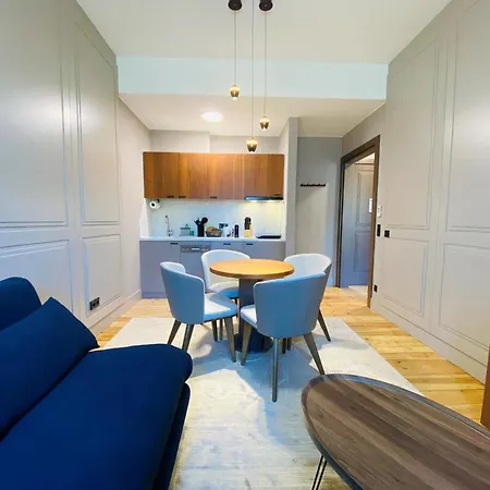 Апарт-отель Amaroo - 