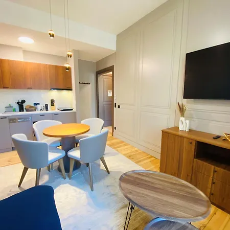 Апарт-отель Amaroo - 