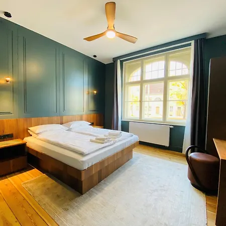 Апарт-отель Amaroo - 