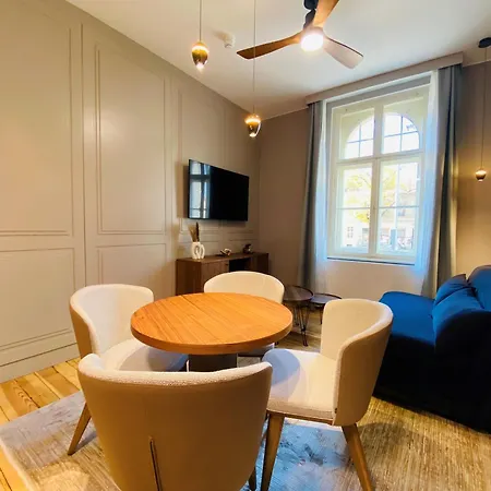 Апарт-отель Amaroo - 