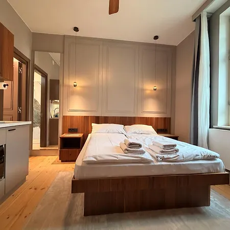 Апарт-отель Amaroo - 