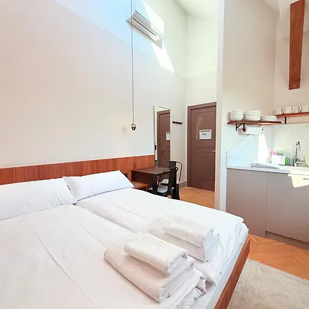Aparthotel Amaroo - Boarding & Serviced 