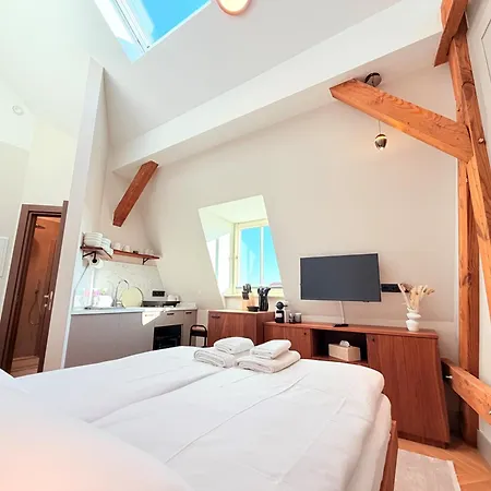 Aparthotel Amaroo - Boarding & Serviced 