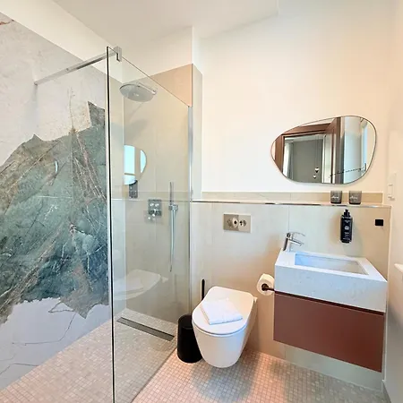 Aparthotel Amaroo - Boarding & Serviced 