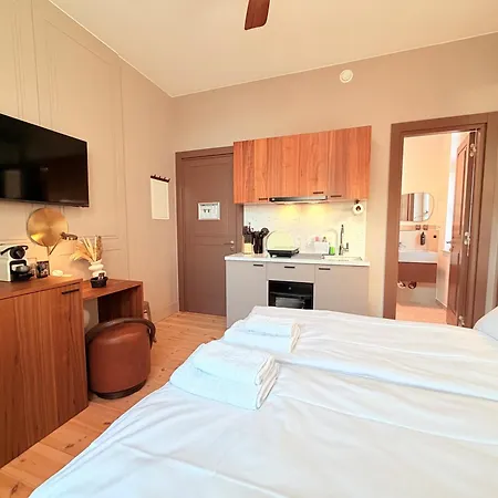 Aparthotel Amaroo - Boarding & Serviced 
