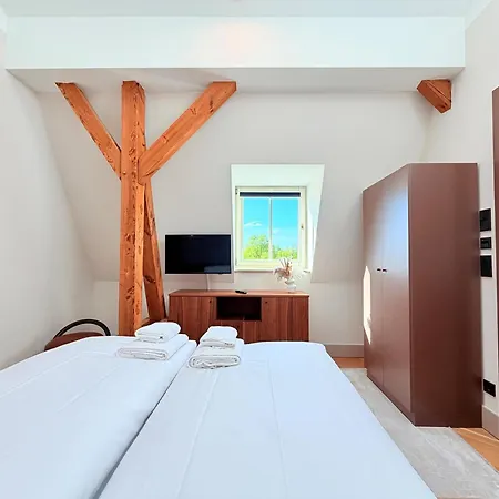 Aparthotel Amaroo - Boarding & Serviced 