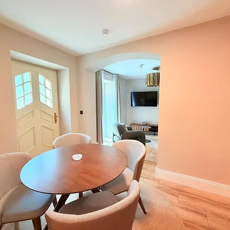 Aparthotel Amaroo - Boarding & Serviced 