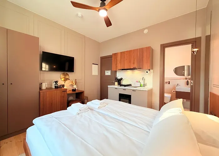 Amaroo - Boarding & Serviced 