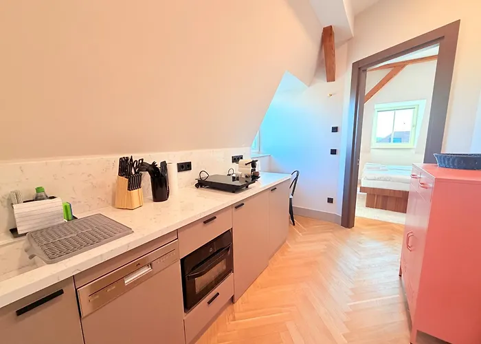 Hotel apartamentowy Amaroo - 