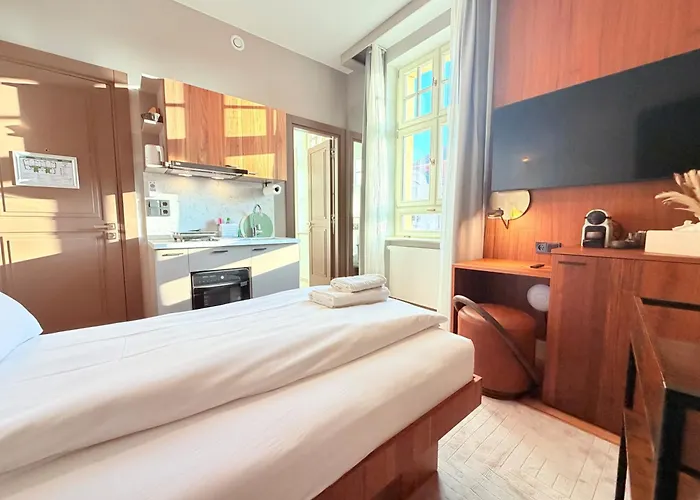 Amaroo - Boarding & Serviced 