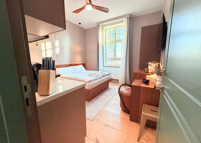 Hotel apartamentowy Amaroo - 