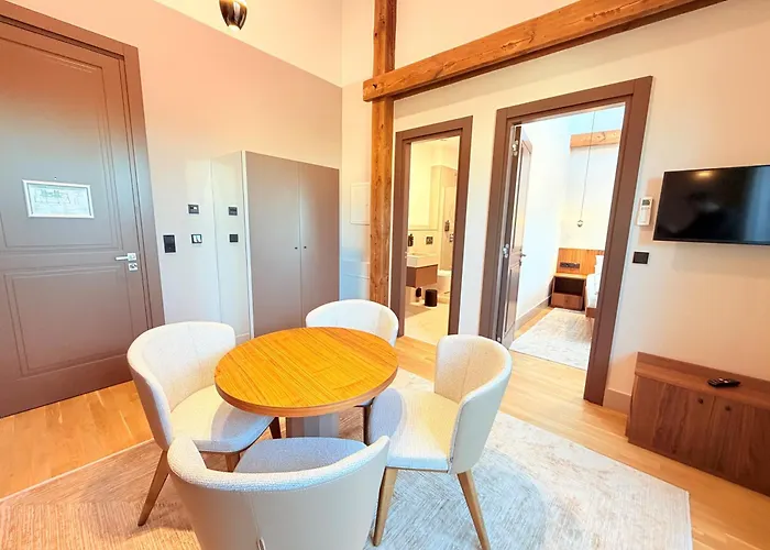 Hotel apartamentowy Amaroo - 