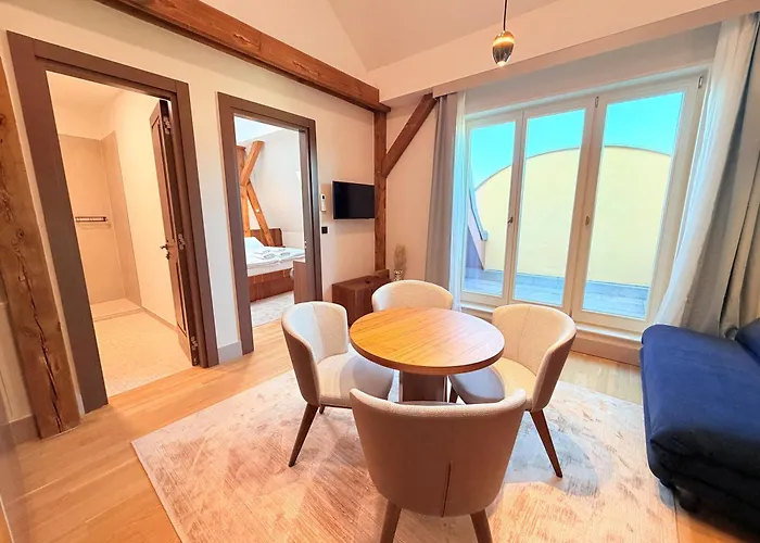 Hotel apartamentowy Amaroo - 